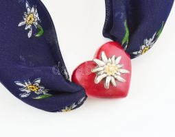 Havasi gyopáros kendő medállal, 50x50cm