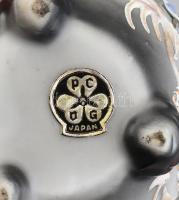 Japán porcelán füstölő, plasztikus foo kutyával díszítve, kopott, jelzett, m:6cm