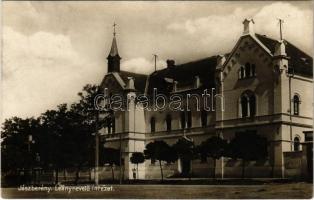 1930 Jászberény, Leánynevelő intézet