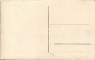 Első világháborús osztrák-magyar katonák érdemrend osztás közben a fronton / WWI K.u.k. military, so...