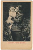 Ferenc Károly trónörökös gyermekével. A Képes Újság felvételei. Lysoform fertőtlenítő reklám / Thronfolger Franz Karl mit seinem Kinde / Charles I of Austria with his child. Lysoform disinfectant advertisement (EM)