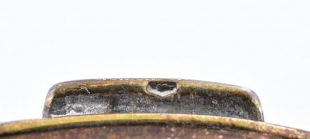 Ezüst (Ag) pudrié, kopott, vésett, jelzett, belsejében fém betéttel, bruttó: 155g, d:10cm