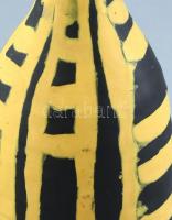 Gorka Lívia (1925 - 2011): Váza. Fekete, sárga mázakkal festett kerámia, hibátlan. Jelzett: Gorka Lí...