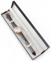 Fina férfi quartz karóra, bőr szíjjal, elemcsere szükséges, dobozban, d:33mm