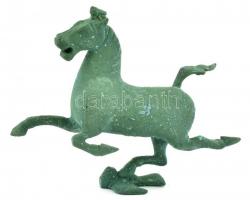 Kínai bronz figura, fecskére lépő ló, antikolt, jelzés nélkül m:12cm