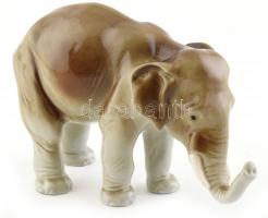 Elefánt, kézzel festett porcelán, jelzés nélkül, kopásnyomokkal, m:12cm