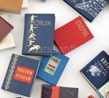 Kb. 60 db vegyes témájú minikönyv, közte 8 db számozott példány