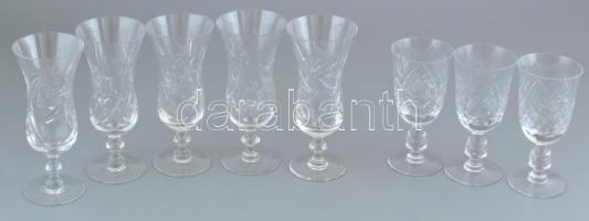 Ólomkristály üvegpohár, 8 db, metszett, kis kopásnyomokkal, m: 13,5 cm