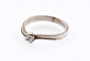 Ezüst (Ag) kővel ékített női gyűrű, jelzett, m:51, bruttó: 1,4g