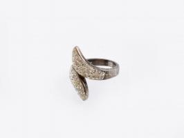 Ezüst (Ag) kövekkel ékített női gyűrű, jelzett, m:50, bruttó: 4,5g