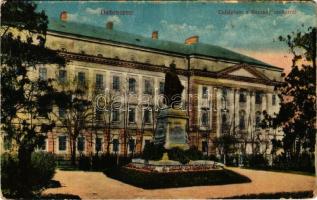 Debrecen, Kollégium a Bocskai szoborral. Vasúti levelezőlapárusítás 35. sz. 1916. (EM)