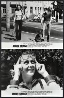 1979 ,,Minden szerdán" című magyar film jelenetei és szereplői, 13 db vintage produkciós filmfotó, 18x24 cm