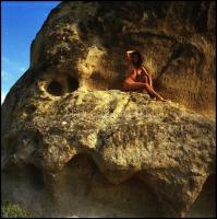 Több fotómodell közreműködésével, különböző időpontokban és eltérő helyszíneken készült akt felvétel...