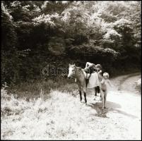 cca 1991 előtt készült akt felvételek, Menesdorfer Lajos (1941-2005) budapesti fotóművész hagyatékáb...