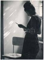 1963 Schrammel Ferenc ,,A várt levél című vintage fotóművészeti alkotása, aláírva, feliratozva, 24,5x18 cm