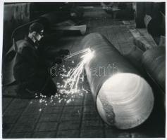 1970 Dunaújváros, Bardócz Emília aláírt vintage fotóművészeti alkotása, 17,2x20,5 cm