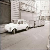 1979 Budapest, ha kicsi a kocsid, legyen elég utánfutód, 1 db szabadon felhasználható vintage NEGATÍV, 6x6 cm