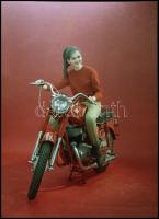 cca 1968 Motorkerékpár reklám felvétele műteremben, 1 db szabadon felhasználható vintage NEGATÍV, 5.6x4,3 cm