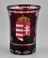 Vörös kristály pohár, festett magyar címerrel, apró kopásnyomokkal, m: 11 cm, d: 8 cm