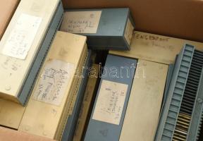 971 db színes dia keretben, diatartó dobozokban, változatos anyag, privát felvételek, Izrael, India,...