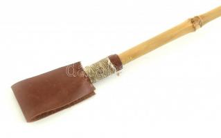 Ezüst (Ag) filigrán markolatú lovaglópálca, nád, h:84cm, jelzés nélkül, bruttó:36g