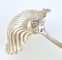 Csont markolatú, ezüstözött alpakka merőkanálka, kopott, h:21cm