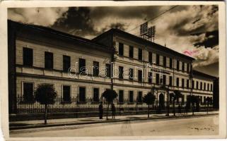 1943 Marosvásárhely, Targu Mures; M. kir. állami ipari középiskola / school (Rb)