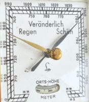 Utazó barométer, német, 1950 körül, működik, kopott bőrrel borított dobozban, 7x8cm