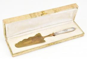 Ezüst (Ag) markolatú tortalapát, dobozban, jelzett, h:30 cm, bruttó:105g