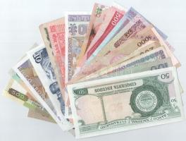 17db-os vegyes, külföldi bankjegytétel, közte Izland, Irán, Kína, Portugália, Venezuela T:I-III
17p...