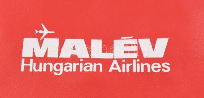 3db műbőr MALÉV táska, 37x30cm, 3db MALÉV pénztárca, 11x10cm