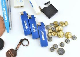 Vegyes MALÉV apróságok. (kártya, toll, centiméter, kulcstartó, utazó hamuzó, gombok)