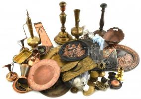 Sokféle vegyes fém tárgy, retró és régi, (likőrös készlet, hamutál, gyertyatartó, váza stb.)