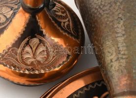 Sokféle vegyes fém tárgy, retró és régi, (likőrös készlet, hamutál, gyertyatartó, váza stb.)