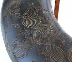 Vadászkürt, faragott szaru, működik, kopásokkal, h:39cm