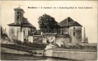 Munkács, Mukacheve, Mukacevo; vár a Szabadság-fával és Turul madárral / castle, monument (EB)