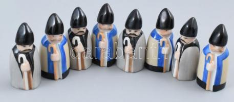 Herendi 32db sakkfigura, kézzel festett porcelán, szép hibátlan állapotban, m:5,5-8cm
A sakk hosszú...