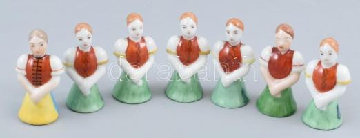 Herendi 32db sakkfigura, kézzel festett porcelán, szép hibátlan állapotban, m:5,5-8cm
A sakk hosszú...