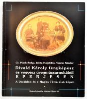 Cs. Plank Ibolya-Kolta Magdolna-Vannai Nándor: Divald Károly fényképész és vegyész üvegműcsarnoknából Eperjesen. A Divaldok és a Magas Tátra első képei. A magyar fotográfia történetéből. 2. Bp.,1993., Magyar Fotográfiai Múzeum-VIPress Kft. Gazdag képanyaggal illusztrált. Kiadói papírkötés. Megjelent 1000 számozott példányban, 601. sorszámozott példány