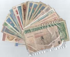 Vegyes 23db-os, nagyrészt jugoszláv és csehszlovák bankjegy tétel, a Csehszlovák bankjegyek közül 19...