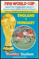 1981 Anglia-Magyarország (1-0) világbajnoki selejtező mérkőzés programfüzete, 32 p., angol nyelven, színes fotókkal / 1981 FIFA World Cup England-Hungary (1-0) Qualifier match programme, 32 p.