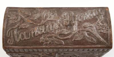 1915 Faragott doboz ciril betűs feliratos hadifogoly munka, kulccsal 18x8x10 cm