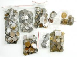 Vegyes ~1752g-os magyar és külföldi érméből álló tétel T:vegyes Mixed ~1752g Hungarian and foreign coin lot C:mixed