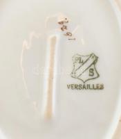 Versailles porcelán tálka, kézzel festett, jelzett, kis kopással, 15x9,5x5 cm