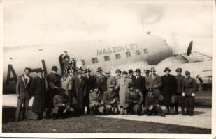 Aircraft of Maszovlet and crew