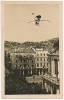 Kötéltáncos Fiume város felett a színházzal / rope dancer over the city of Rijeka with the theatre (fl)