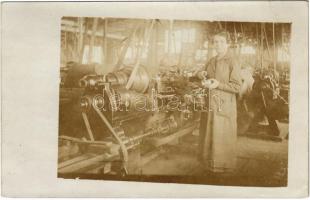 Kassa, Kosice (?); gyár belső munkásnővel / factory interior with female worker. photo