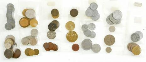 Vegyes kis doboznyi (~94db) érme tétel ország és névérték szerint válogatva T:vegyes Small box of mixed coins sorted by country and denomination (~94pcs) C:mixed