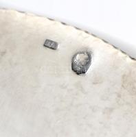 Ezüst (Ag) kínálótálka, jelzett, d:14cm, nettó:
87g