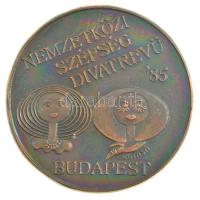 Kutas Ágnes (1966-) 1985. Nemzetközi Szépség Divatrevü - Budapest öntött Br emlékérem, eredeti tokban (84mm) T:1-